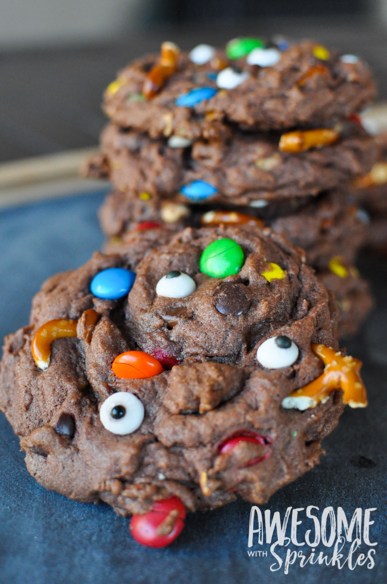 M&M Cookie Dough Fudge - Bitz & Giggles